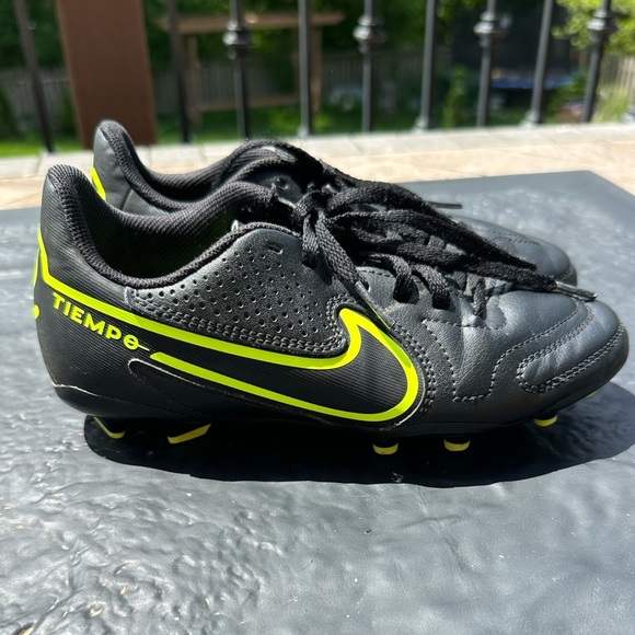Nike Tiempo Kids Black Neon Yellow Soccer Cleats US 2Y - Picture 2 of 8